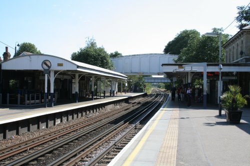 Kew Gardens Railway Station