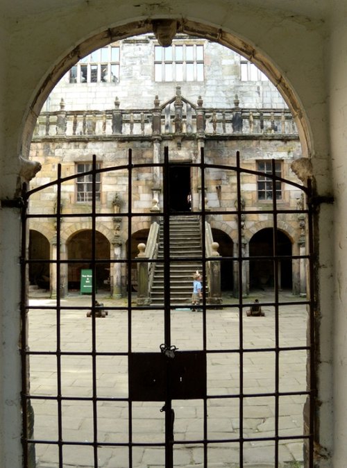 Chillingham Castle courtyard