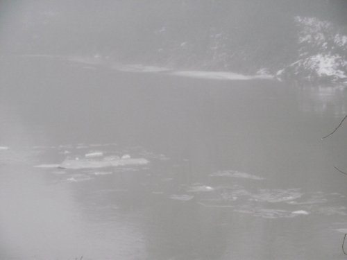 Ice flows on the River Severn