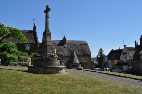 War Memorial and Buttercross