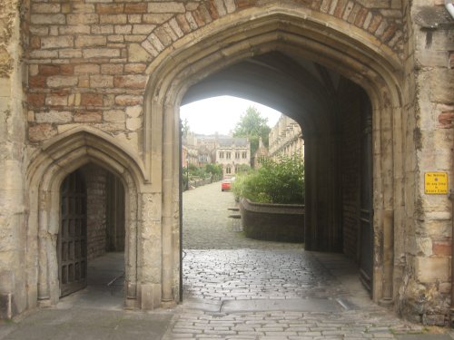 Vicar's  Close Archway