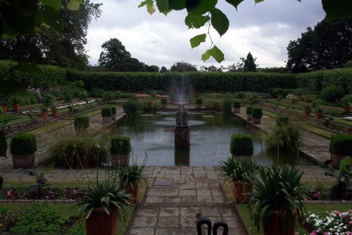 Kensington Palace - sunken garden.