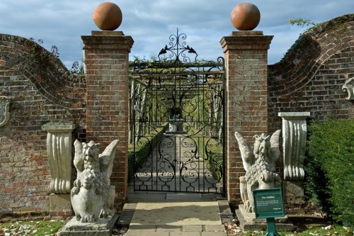 Polesden Rose garden