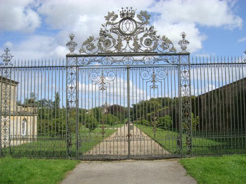 Victoria Gate