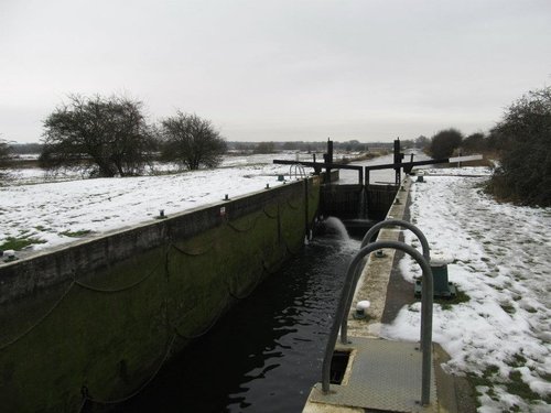 Irthlingborough lock