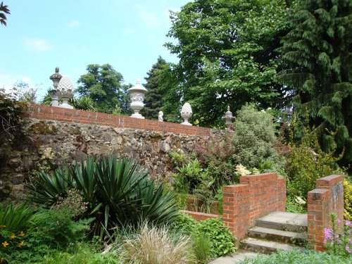 Great Comp Garden, June 2008