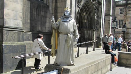 Living Statue