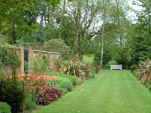 Pashley Manor Gardens, May 2001