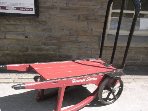 An old cart on Hayworth Station