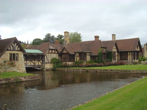 Inner Moat and the Astor Wing