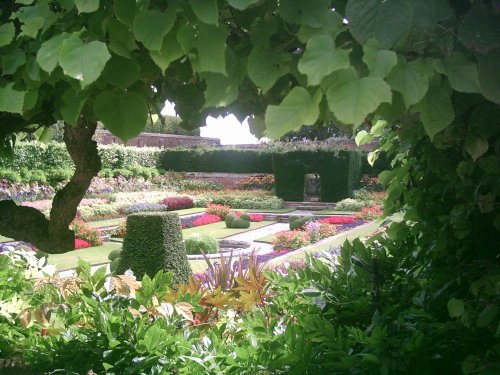 Hampton Court Palace & Gardens