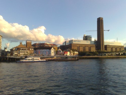 Globe Theatre and Tate Modern