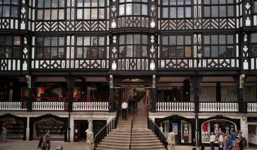 Grovsner Shopping Centre in Chester