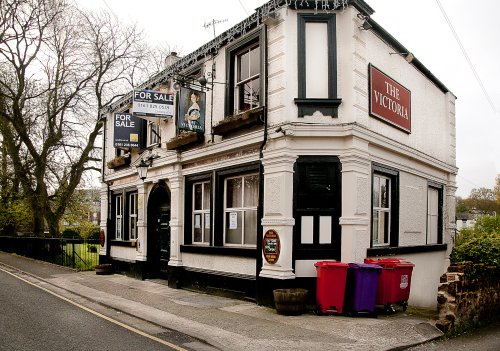 Victoria, Woolton Village 20-04-2014.