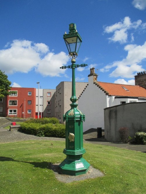 Queen Victoria Memorial Lamp.