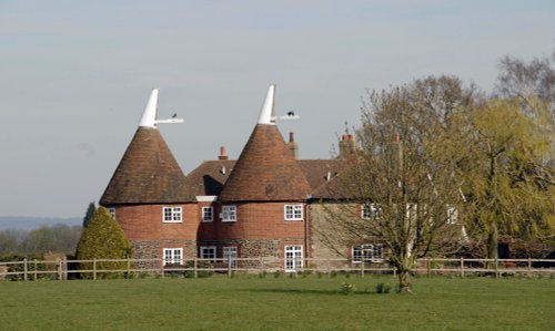 Oast houses near Platt