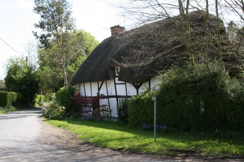 Thatched cottage in West Hagbourne (2)