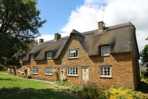 Typical Hornton stone thatched cottages in Hornton