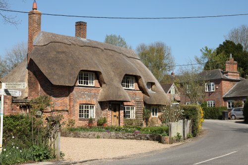 A traditional thatched cottage in Boxford