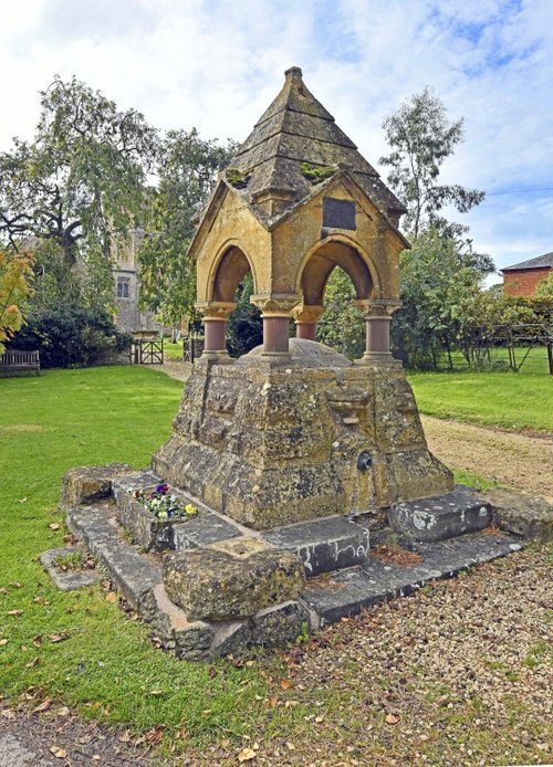 Dumbleton Drinking Fountain