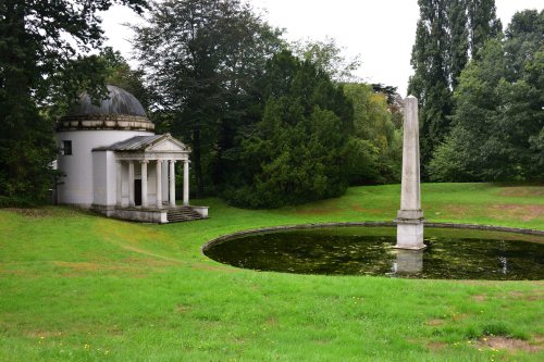 The Ionic Temple and Obelisk at Chiswick House