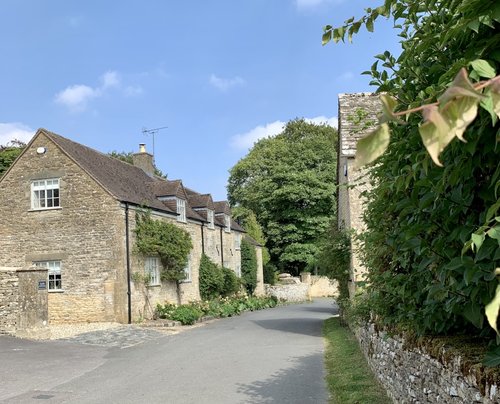 Cotswold Village Duntisbourne Abbots.