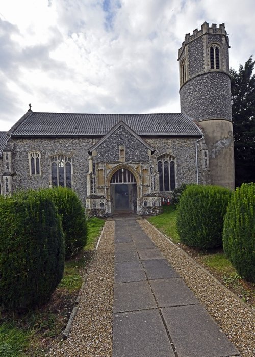 St. Remigius Church. Roydon