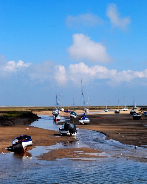 More boats at low tide
