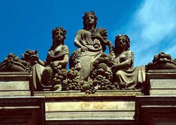 Sculptures on the Victorian Market Hall, Accrington Wallpaper