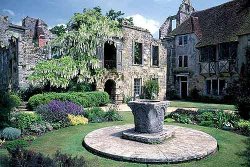 Scotney Castle, Tunbridge Wells, Kent Wallpaper