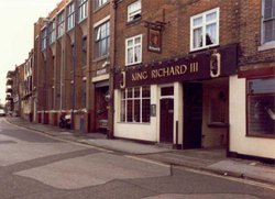 Highcross Street and Richard III pub, Leicester Wallpaper