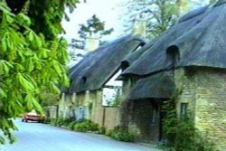 Cottages in Snowshill, Gloucestershire. Wallpaper