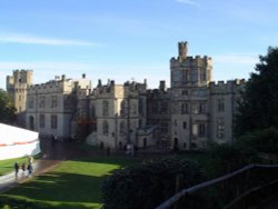 Warwick Castle - Living parts of the castle Wallpaper