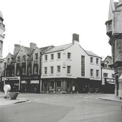 Cirencester - Hobb's - Cricklade Street Wallpaper