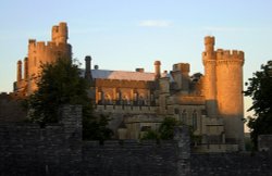 Arundel Castle at Sunset - Setptember 2003 Wallpaper