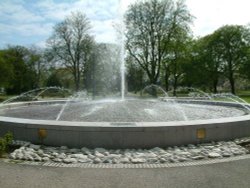 New Fountain:East-Park Southampton Wallpaper