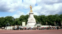 Queen Victoria Memorial Wallpaper