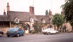 Row of houses in Winchcombe, Gloucestershire Wallpaper