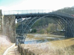 Ironbridge in the floods, Feb 2004 Wallpaper