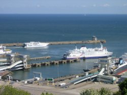 Dover, ferry harbor Wallpaper