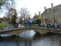 Bridge at Bourton on the Water in the Cotswolds Wallpaper