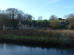 Most photographed row of cottages Wallpaper