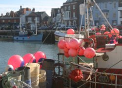 Weymouth harbour Wallpaper