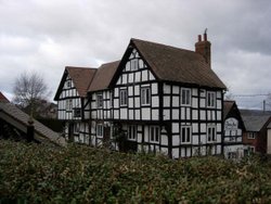 The 14th century new inn at Pembridge Wallpaper