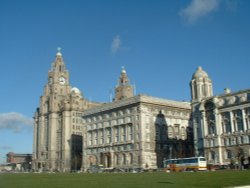 Liver buildings, Liverpool waterfront Wallpaper