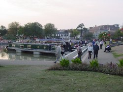 Narrow boats - Stratford-upon-Avon Canal Basin Wallpaper