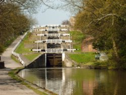 Five Rise Locks at Bingley, on the Leeds-Liverpool Canal, West Yorkshire Wallpaper