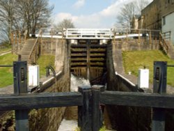 The Three Rise Locks at Bingley, West Yorkshire Wallpaper