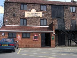 Eight Jolly Brewers, Gainsborough Wallpaper