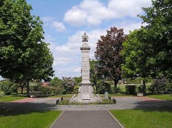 War Memorial in Newmarket, Suffolk Wallpaper